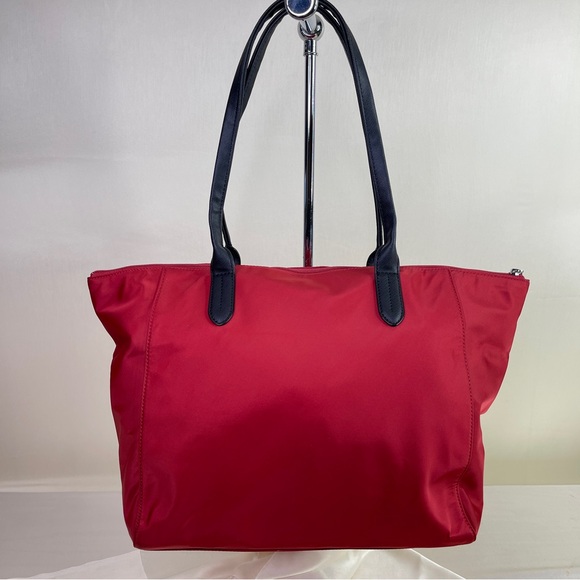 Michael Kors Bag (Kelsey) Medium Nylon Tote Casual, Functional, and Versatile. - Picture 3 of 17